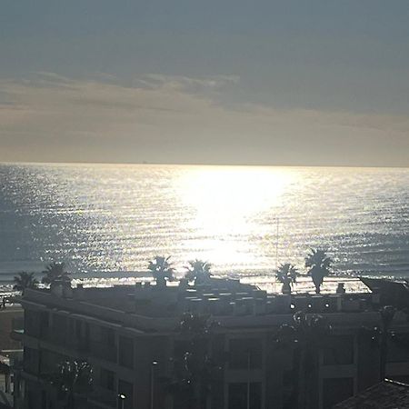 Stylish Well-Connected Beachfront Flat Valencia Eksteriør bilde
