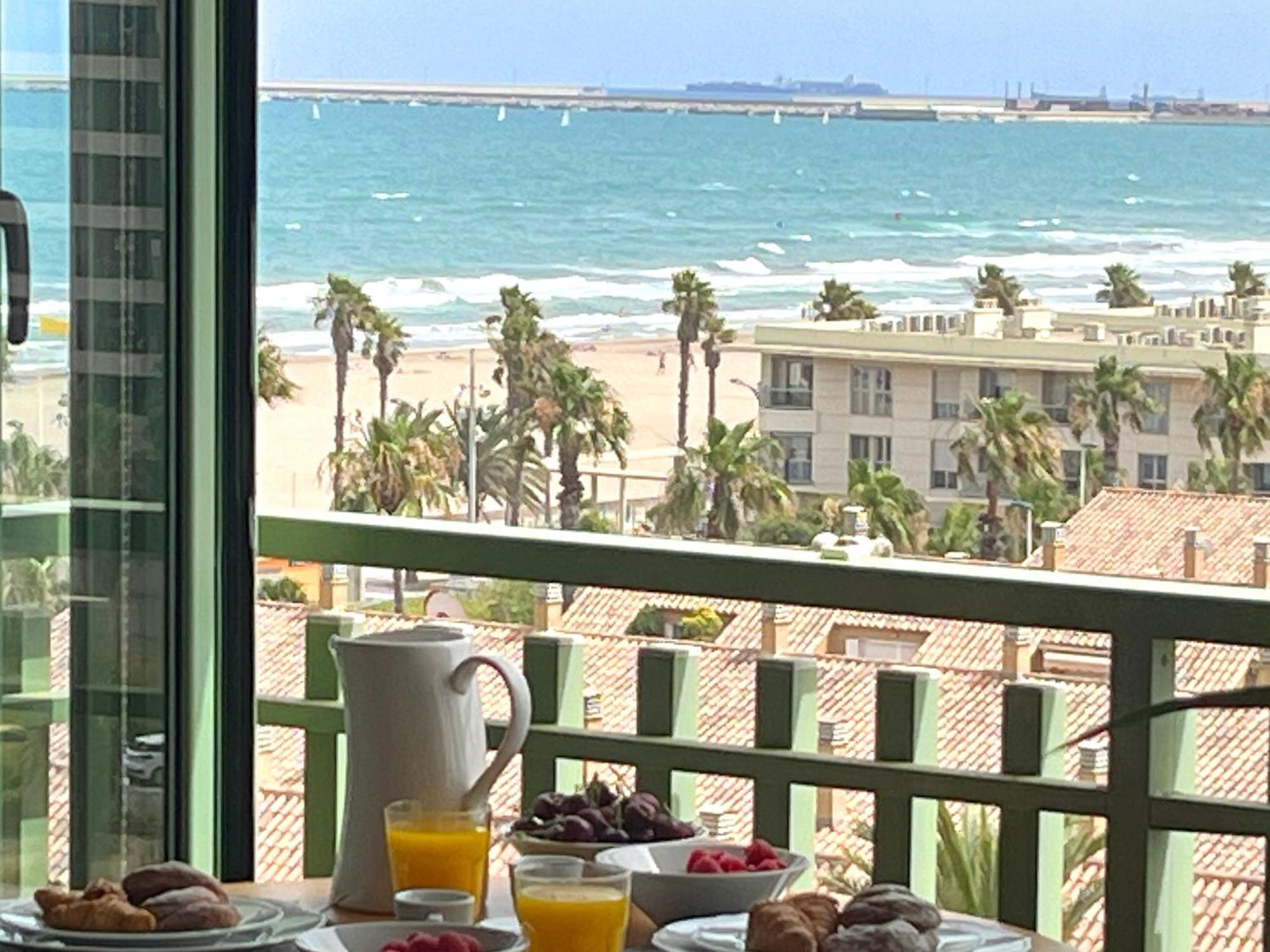 Stylish Well-Connected Beachfront Flat Valencia Eksteriør bilde