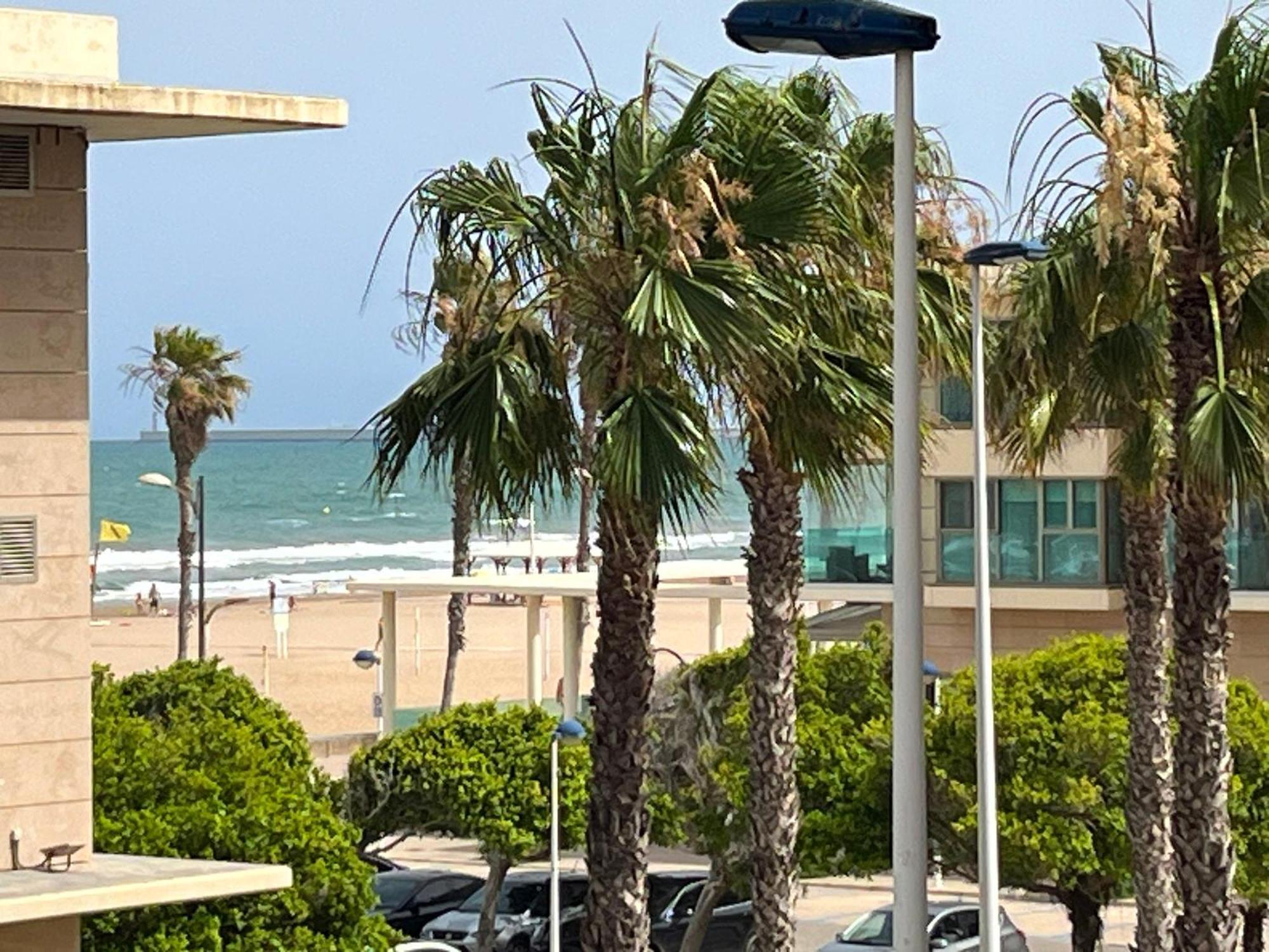 Stylish Well-Connected Beachfront Flat Valencia Eksteriør bilde