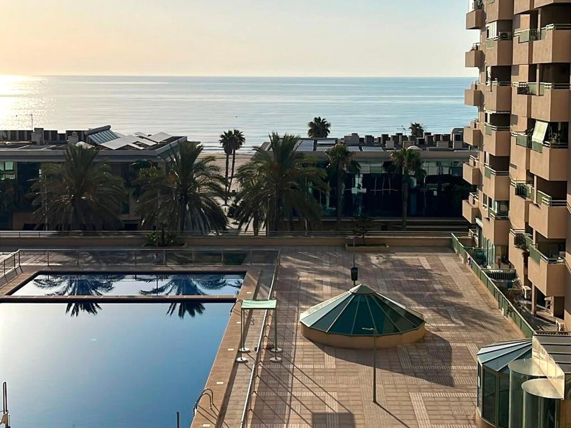 Stylish Well-Connected Beachfront Flat Valencia Eksteriør bilde