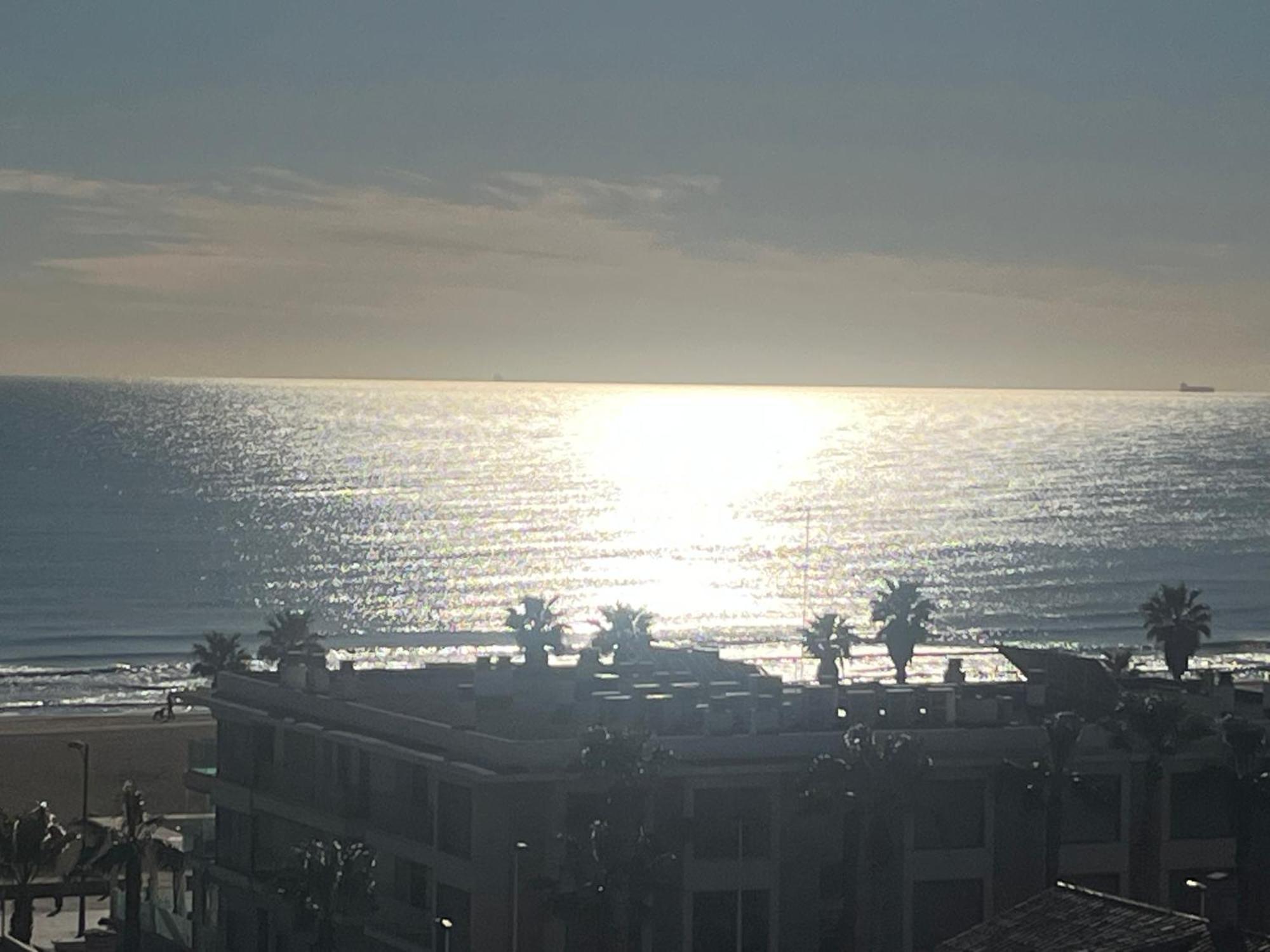 Stylish Well-Connected Beachfront Flat Valencia Eksteriør bilde